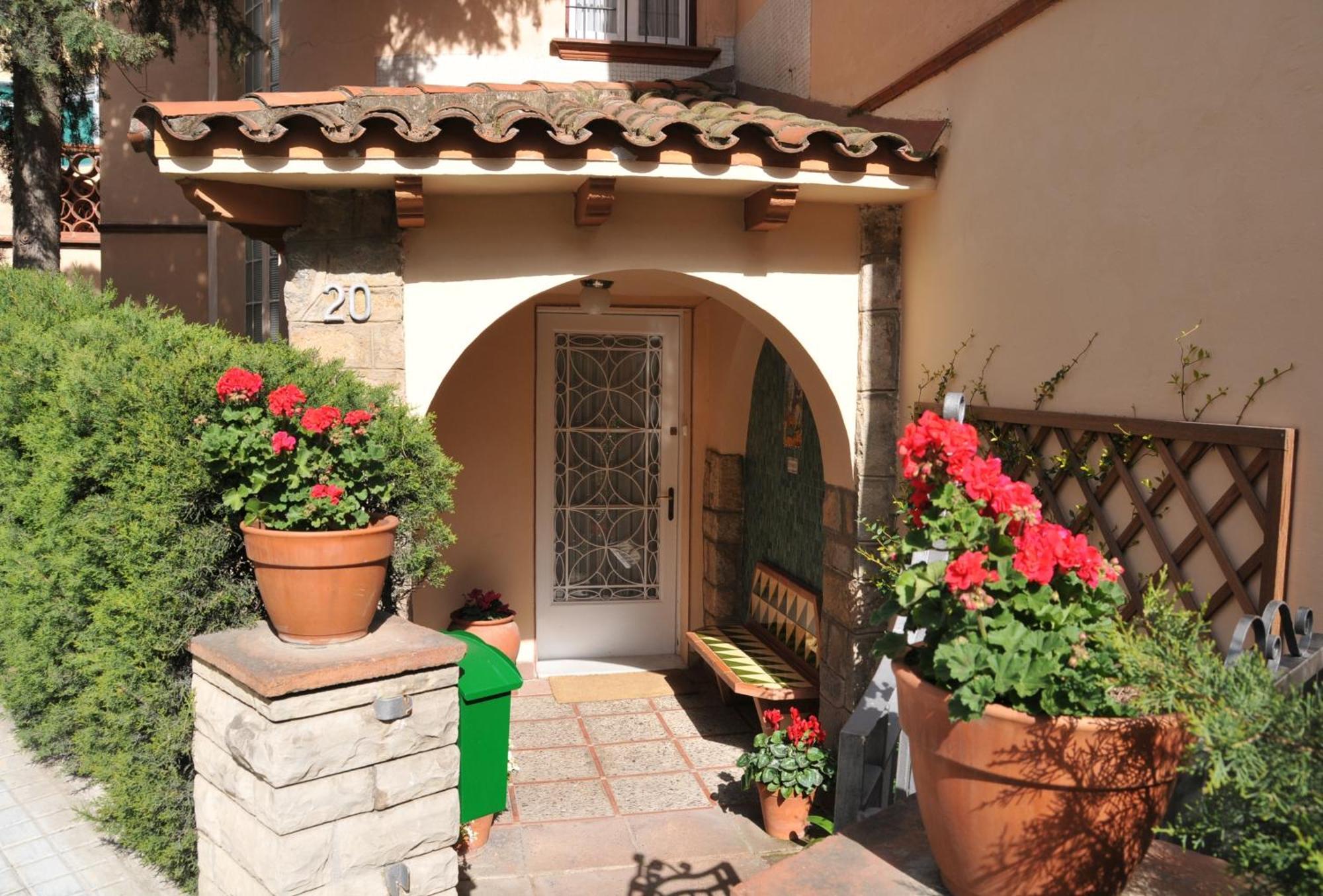 Tibidabo Apartments Barcelona Exterior photo