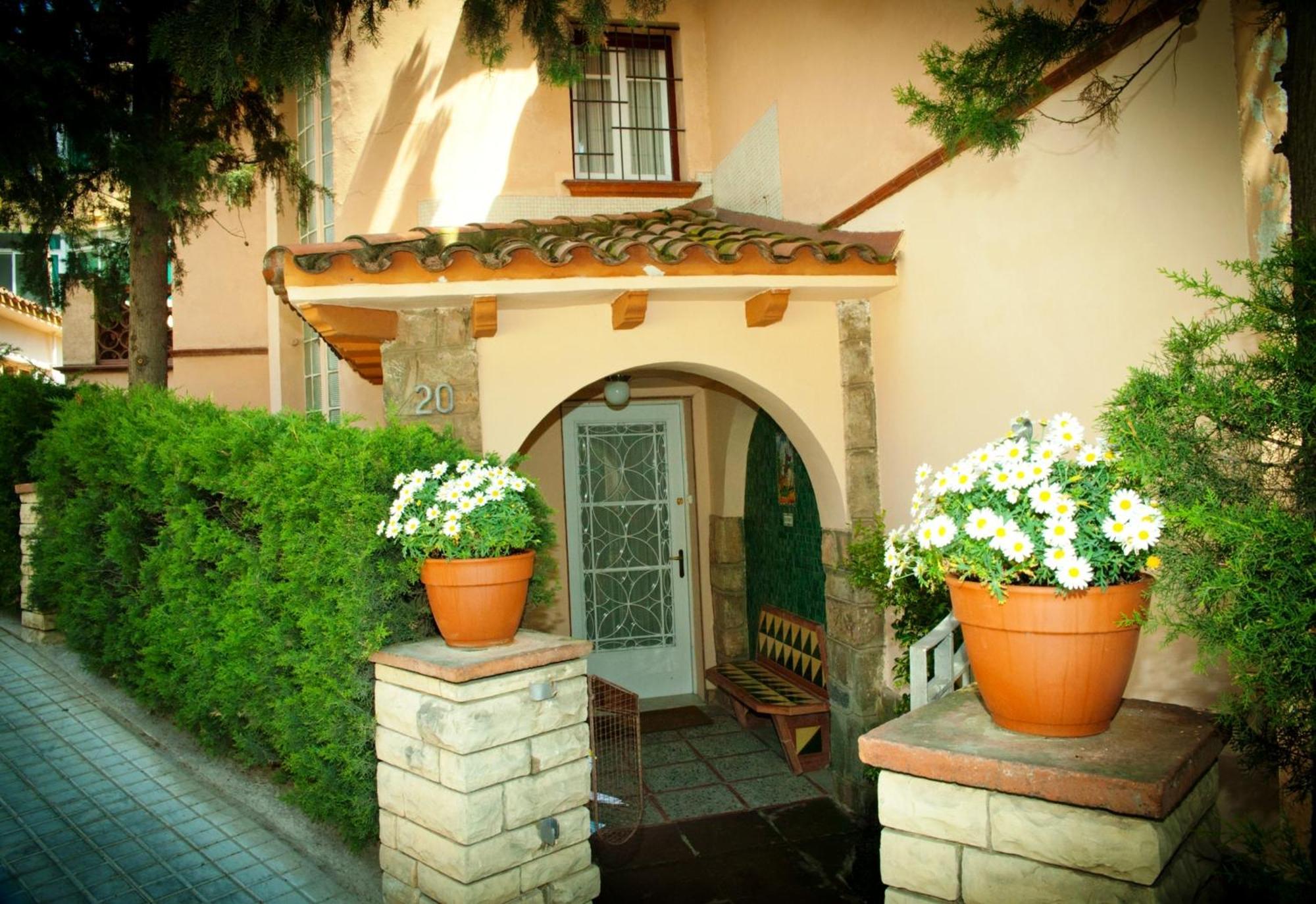 Tibidabo Apartments Barcelona Exterior photo